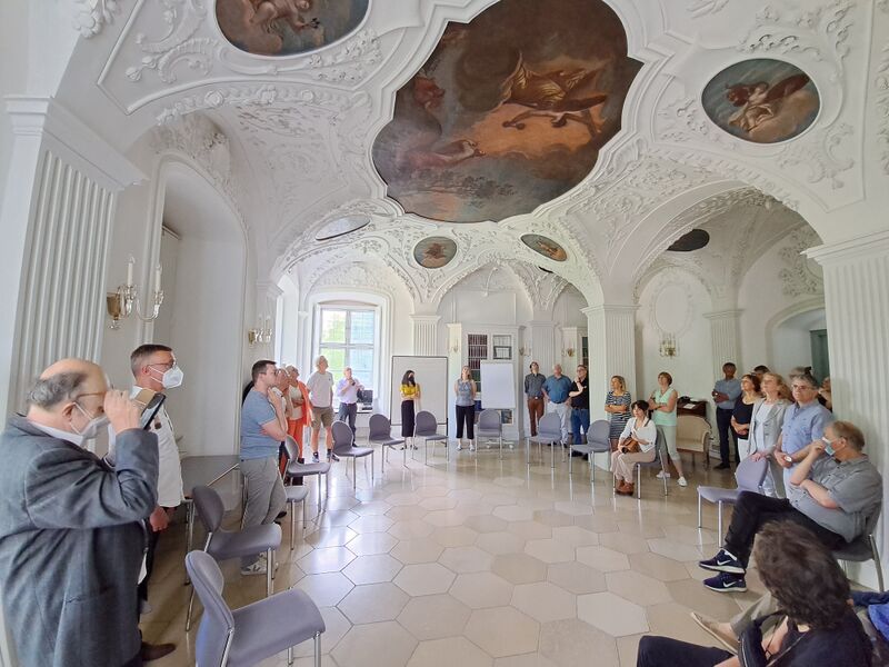 Datei:Führung Irsee.jpg